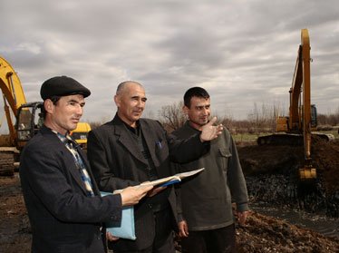 Ислам Каримов назвал слабой систему организации и управления фермерским движением в Узбекистане 