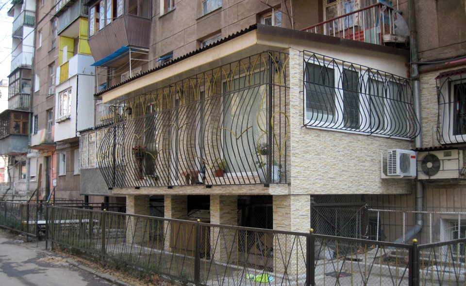 В Узбекистане займутся сносом самовольных построек возле многоэтажек. Готовится специальный документ 