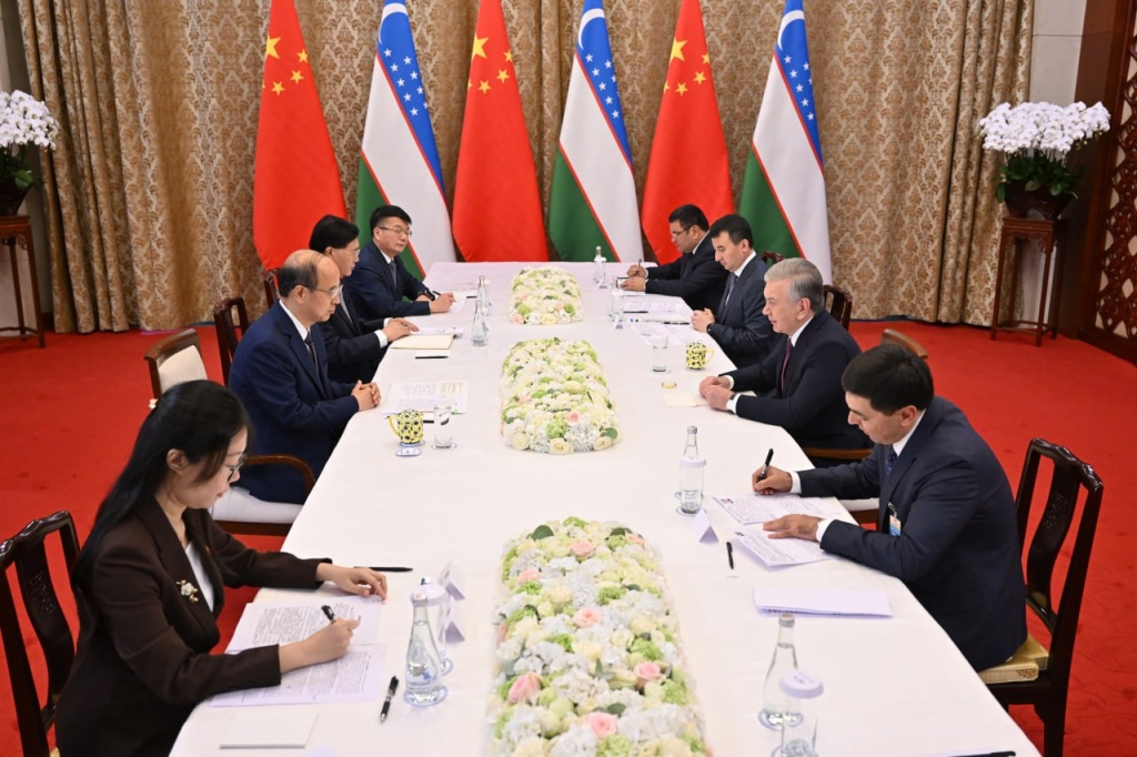 Шавкат Мирзиёев принял глав крупнейших китайских компаний 