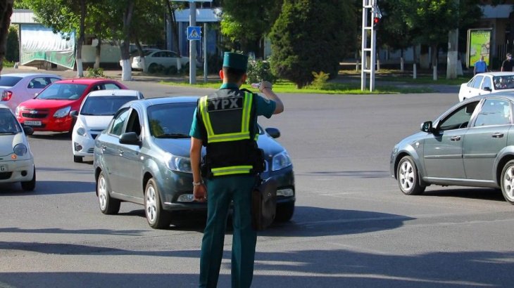 Мирзиёев подписал закон об отмене порядка задержания авто на штрафстоянках из-за отсутствия страховки