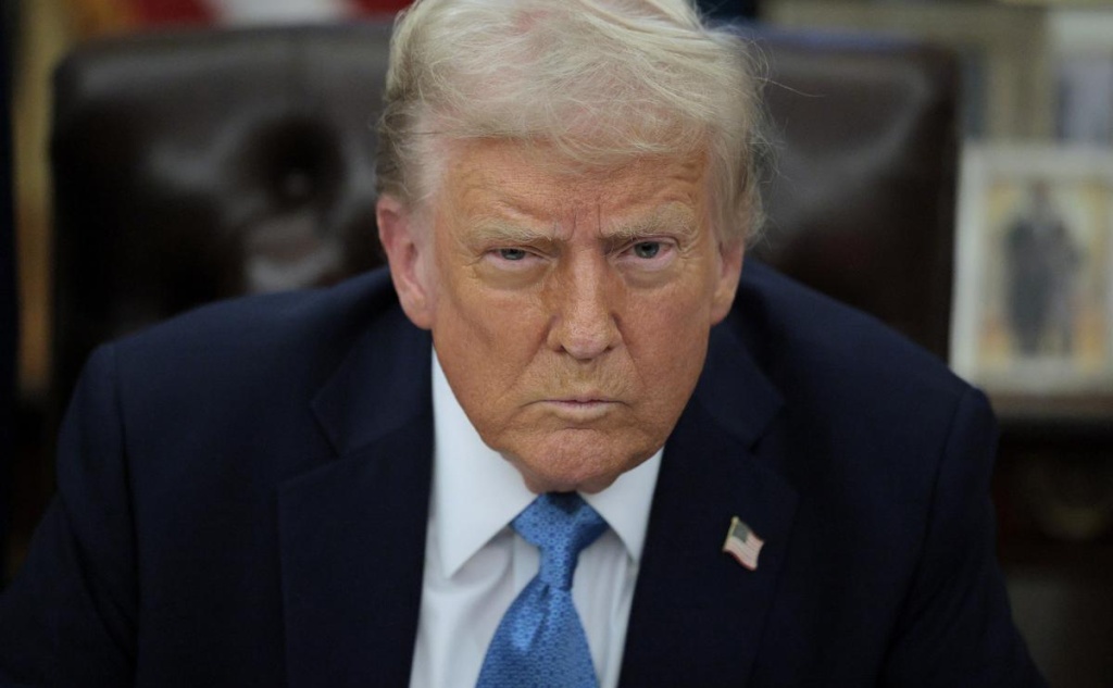 Трамп распорядился разместить две ядерные подводные лодки после слов Медведева