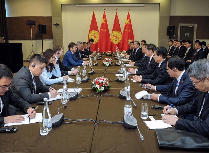 КНР и Кыргызстан договорились решить экономические аспекты новой железной дороги