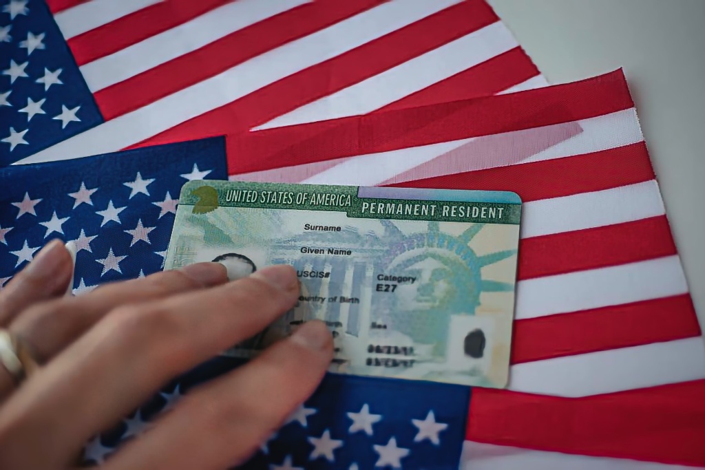 Участие в лотерее Green Card отныне станет платным