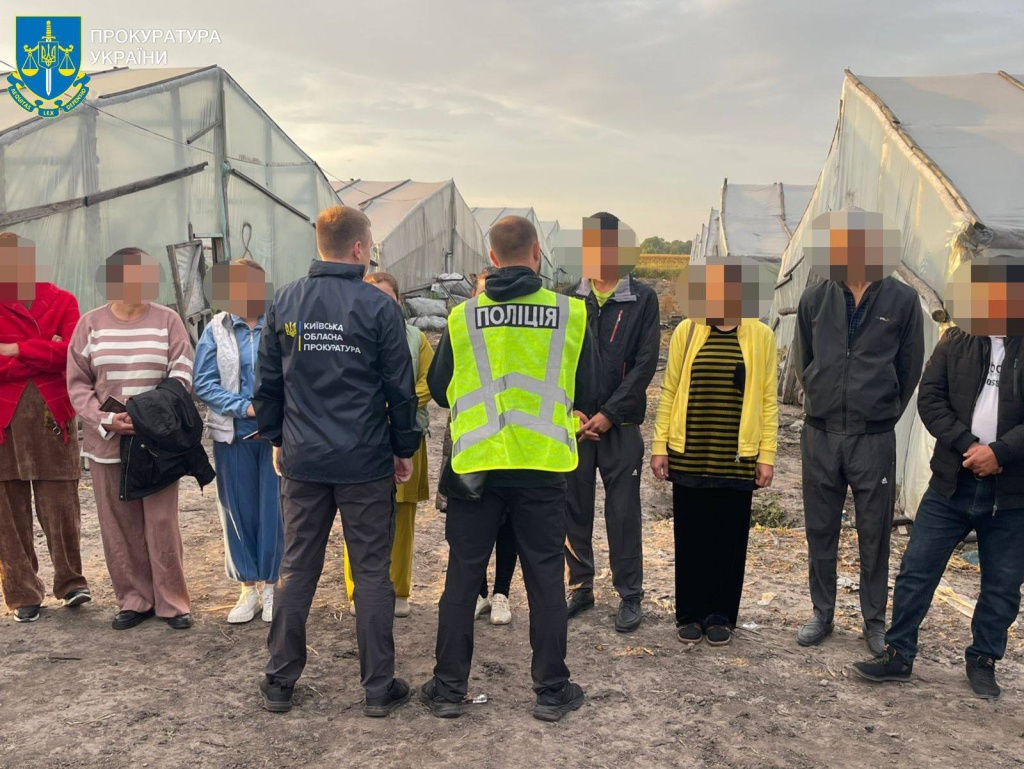 В Украине в рабстве держали 13 узбекистанцев. Схемой заправлял гражданин Китая