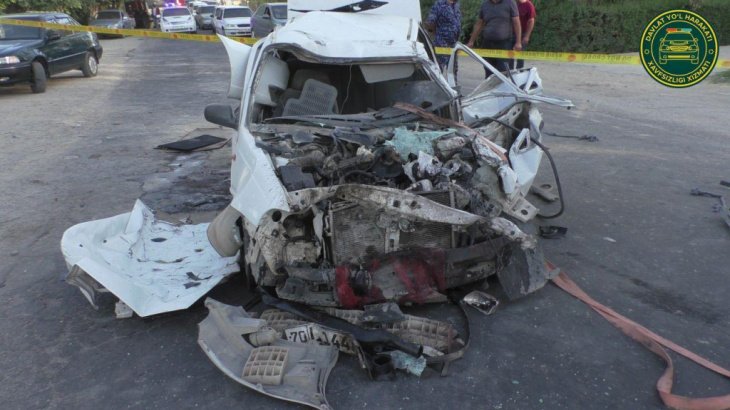 В Кашкадарье "Нексия" на скорости врезалась в грузовик. Погиб годовалый ребенок и еще два человека 