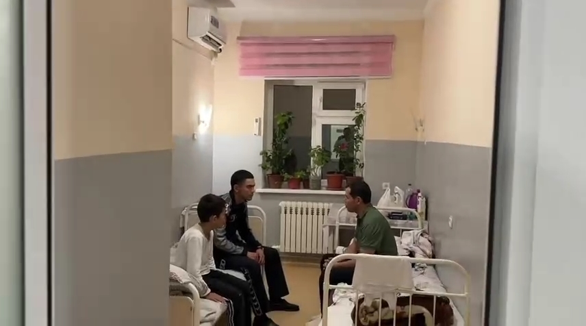 В Ургенче школьник попал под колеса автомобиля Tracker. Видео