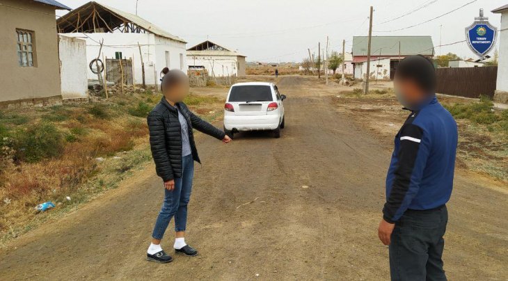 Узбекистанец пытался заставить девушку выйти замуж, похитив ее после работы 