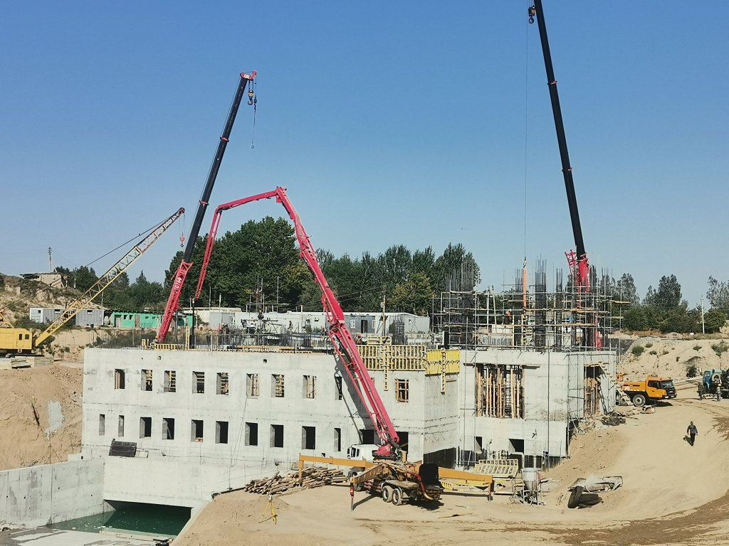 水电站白天施工现场 (1).jpg