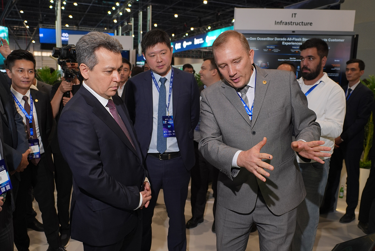 huawei-ictweek-2026-minister-visit.jpg