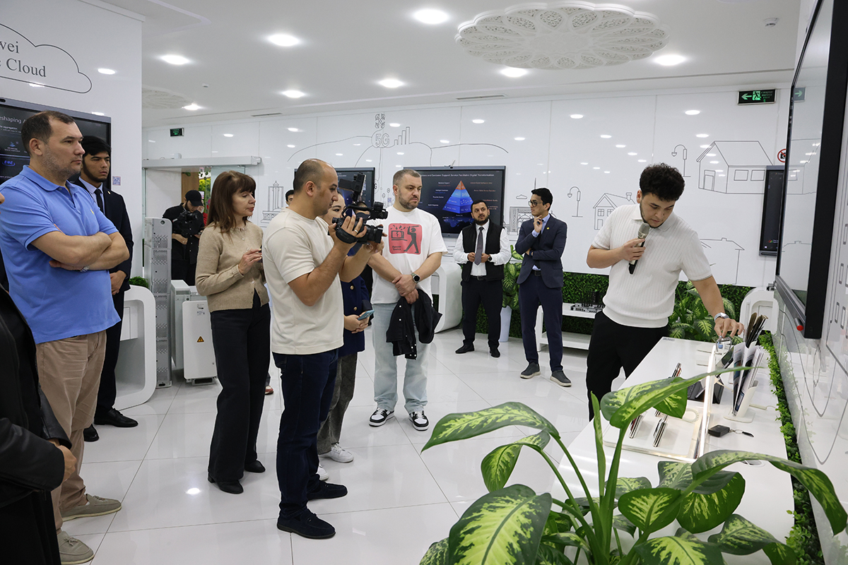 4 huawei-uzbekistan-digital-week-2026-media-press-tour.jpg