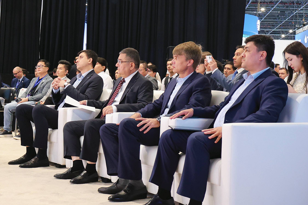 3-huawei-future-intelligence-forum-ictweek-2026.jpg