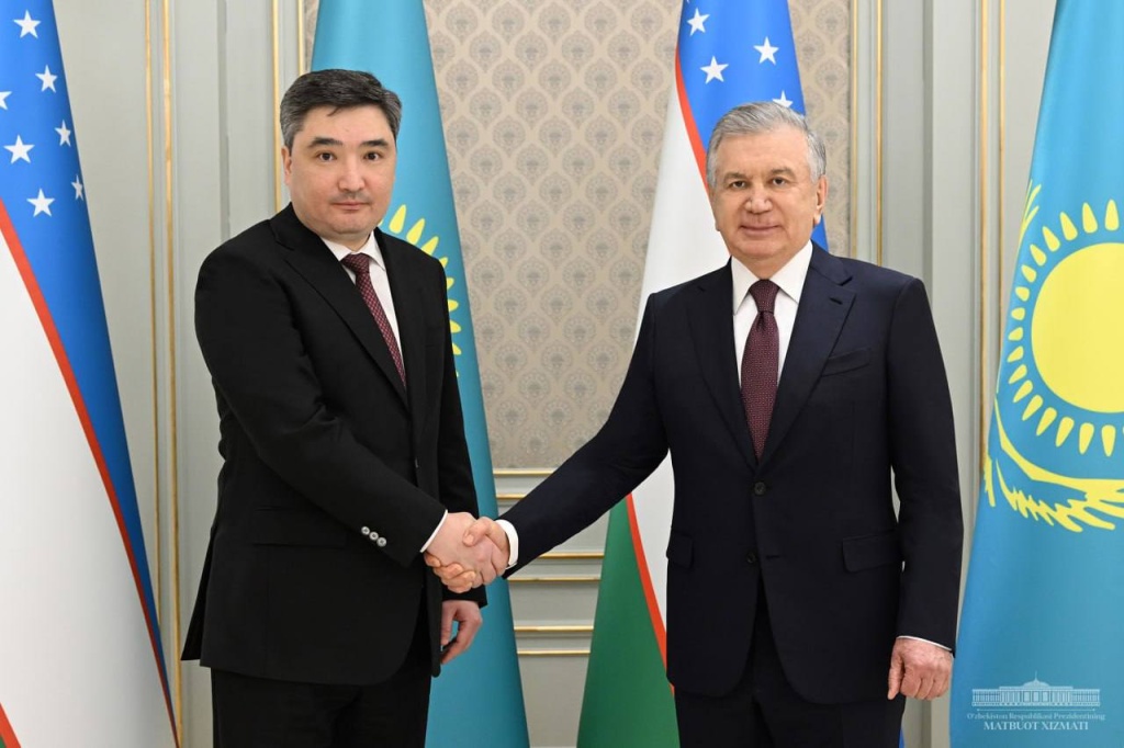 Шавкат Мирзиёев принял нового премьера Казахстана